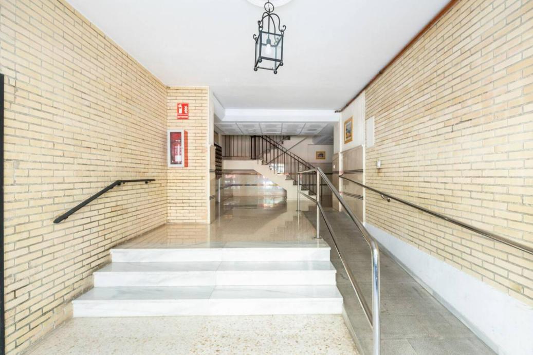 Apartamento Amplio Con 4 Habitaciones Y 2 Banos - Great Apartment With 4 Rooms - 2 Baths Sevilla Buitenkant foto