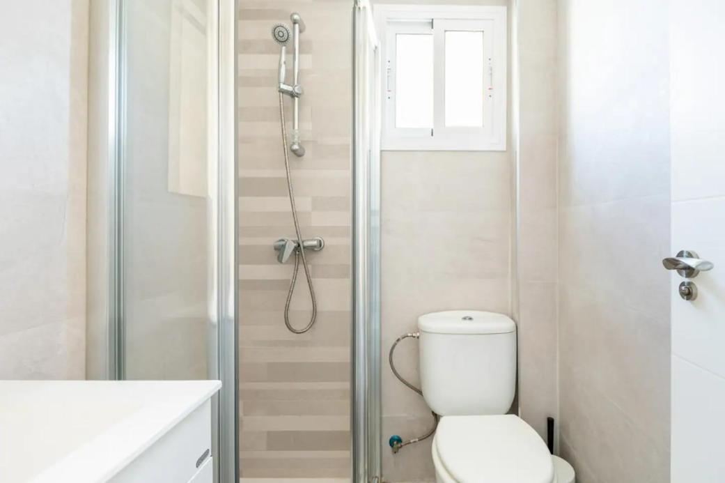 Apartamento Amplio Con 4 Habitaciones Y 2 Banos - Great Apartment With 4 Rooms - 2 Baths Sevilla Buitenkant foto