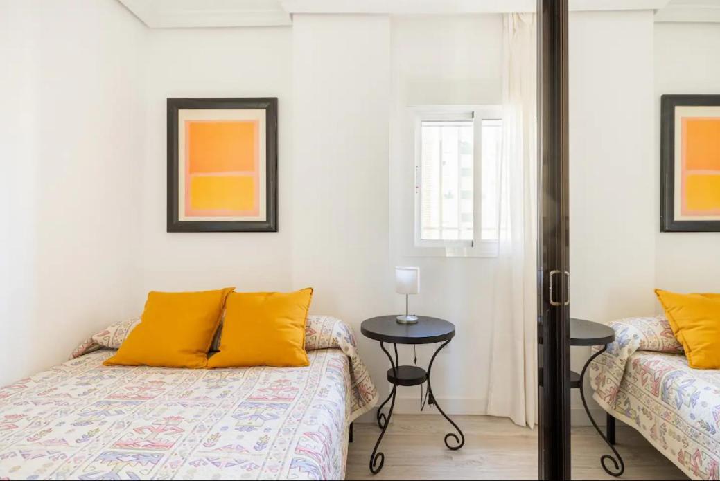 Apartamento Amplio Con 4 Habitaciones Y 2 Banos - Great Apartment With 4 Rooms - 2 Baths Sevilla Buitenkant foto