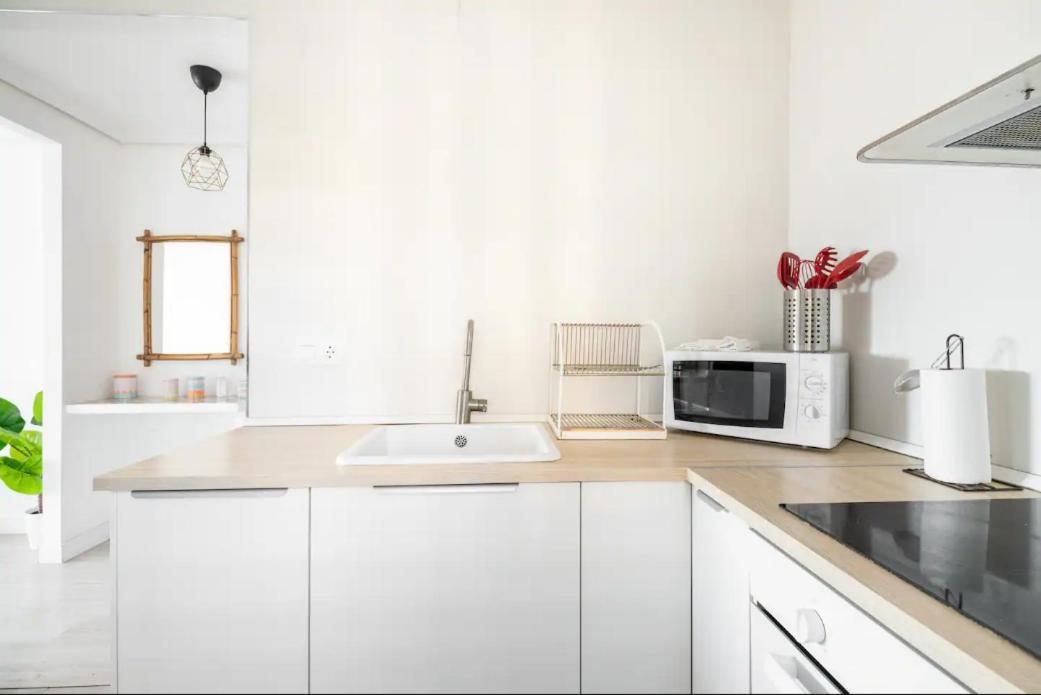 Apartamento Amplio Con 4 Habitaciones Y 2 Banos - Great Apartment With 4 Rooms - 2 Baths Sevilla Buitenkant foto