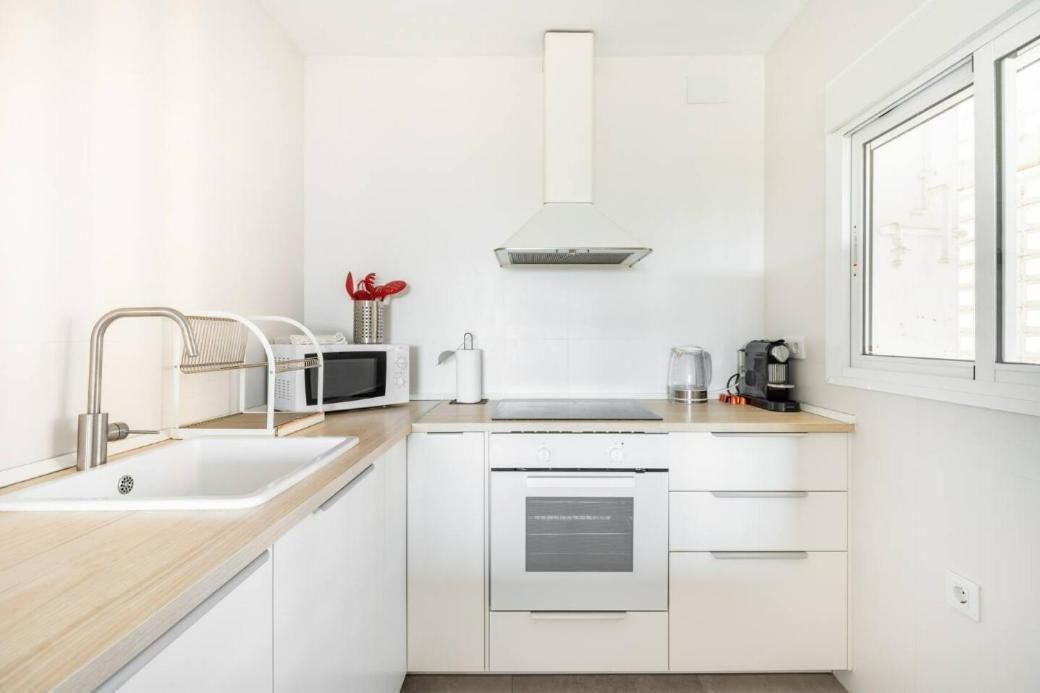 Apartamento Amplio Con 4 Habitaciones Y 2 Banos - Great Apartment With 4 Rooms - 2 Baths Sevilla Buitenkant foto